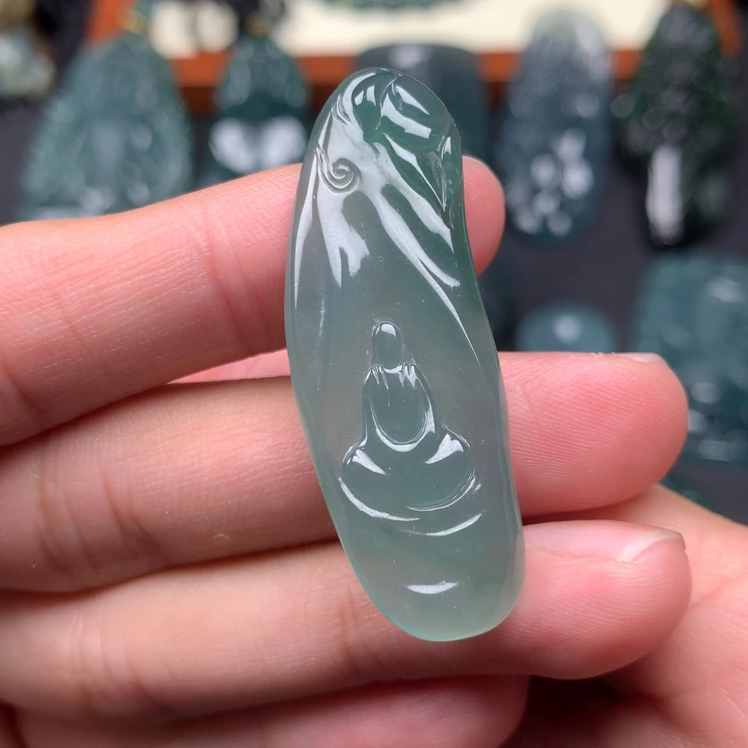 翡翠未镶嵌颈饰悟道