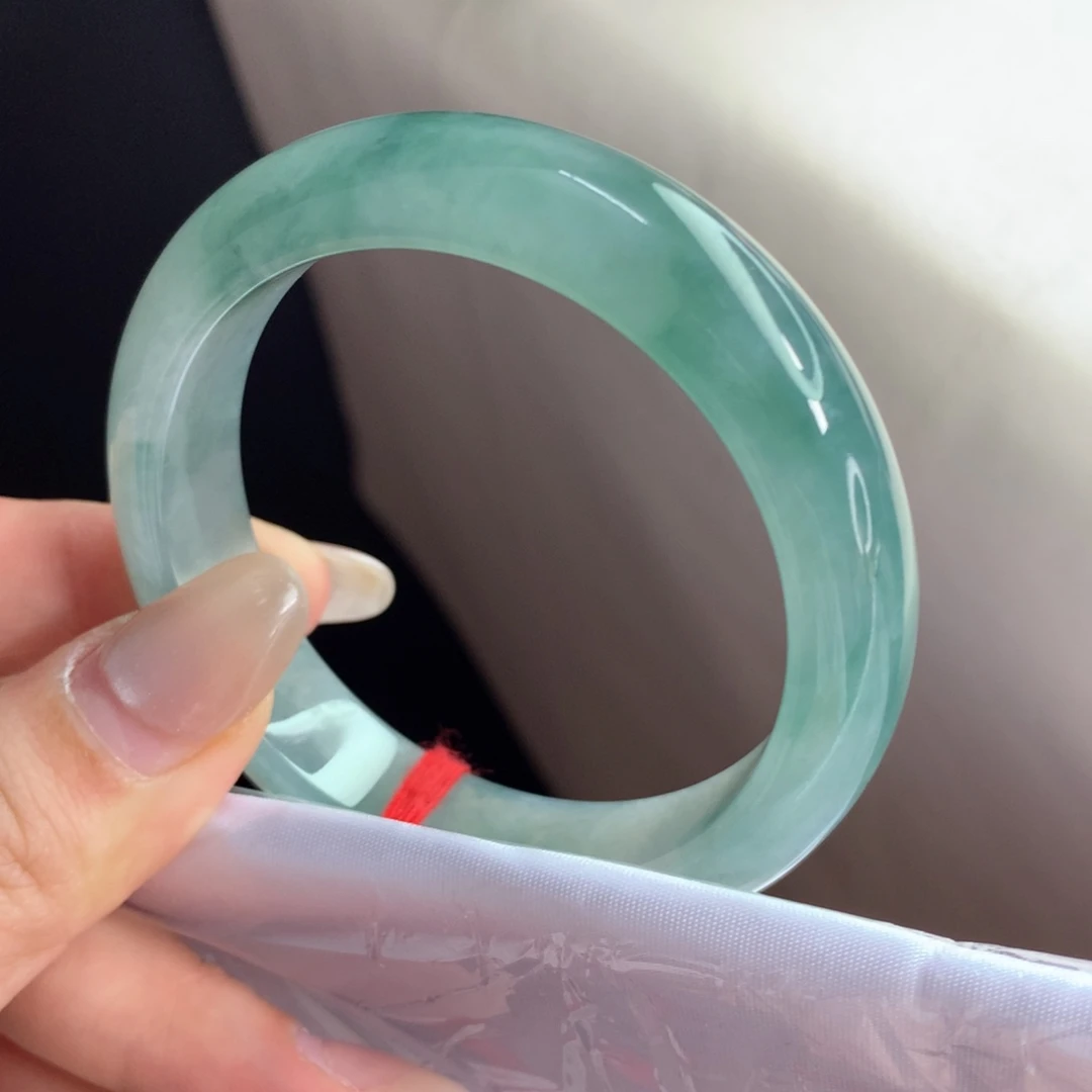 翡翠手镯未镶嵌（64号）小轮胎