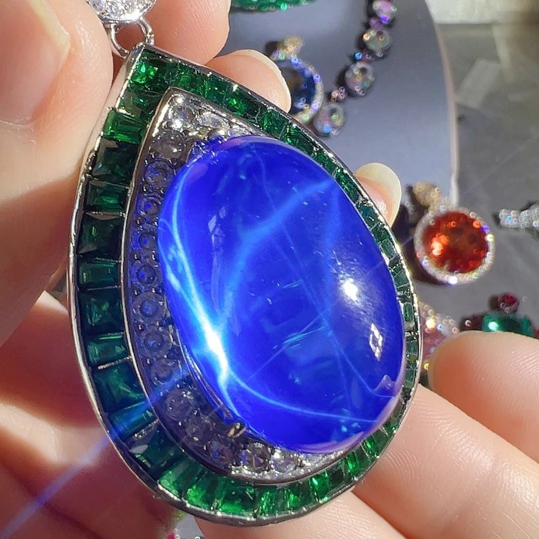 花岗石钨合金红色蓝色吊坠