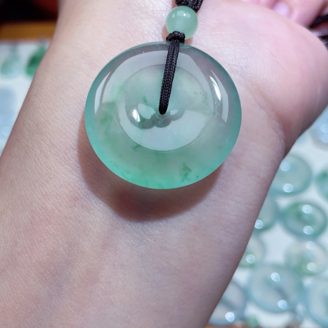 翡翠未镶嵌颈饰扣子