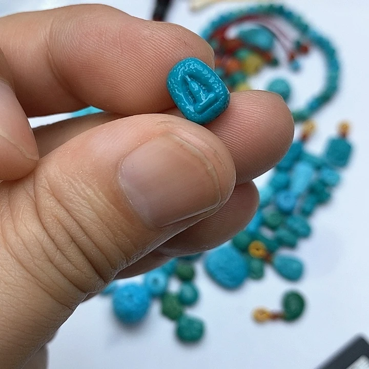 绿松石未镶嵌珠宝奇石