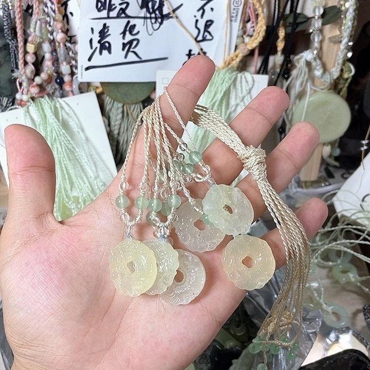 蛇纹石玉合金颈饰