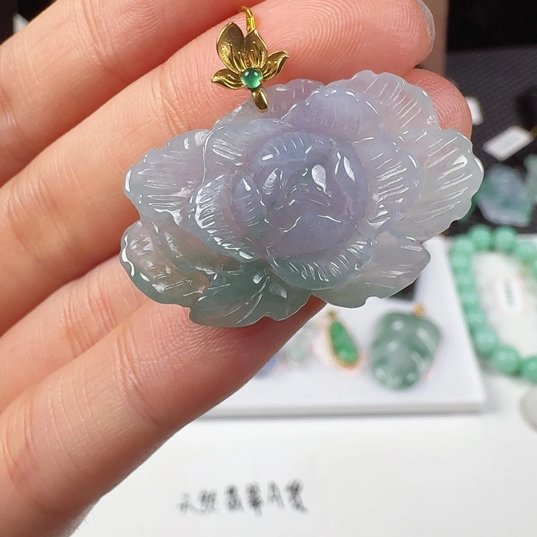 翡翠18K金镶嵌颈饰