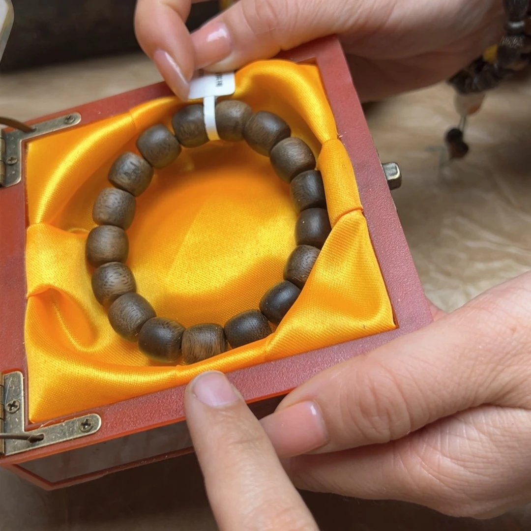 大叶紫檀（黑酸枝木类）