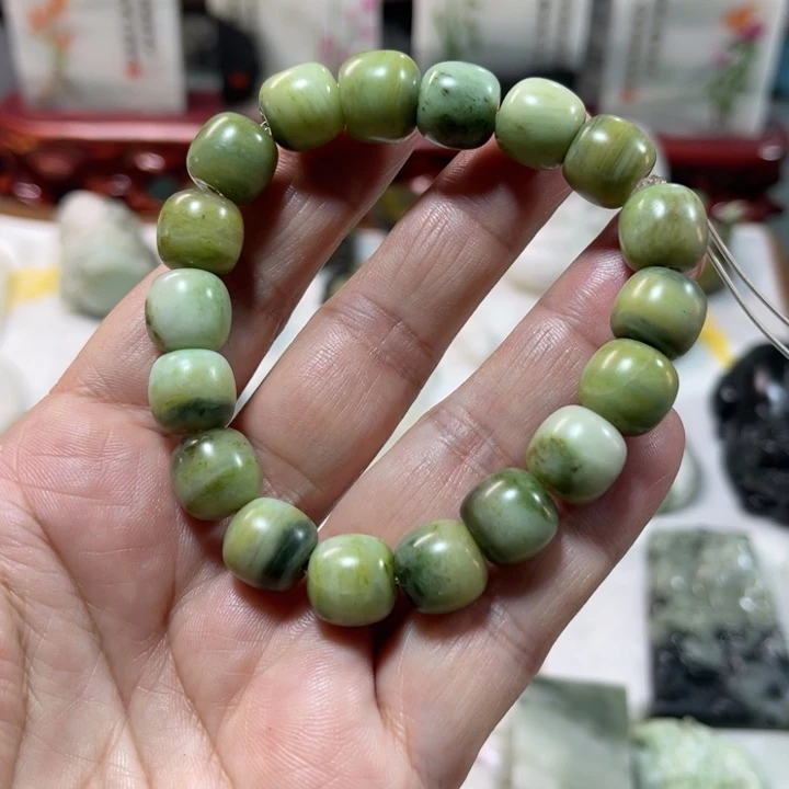 独山玉未镶嵌颈饰微暇