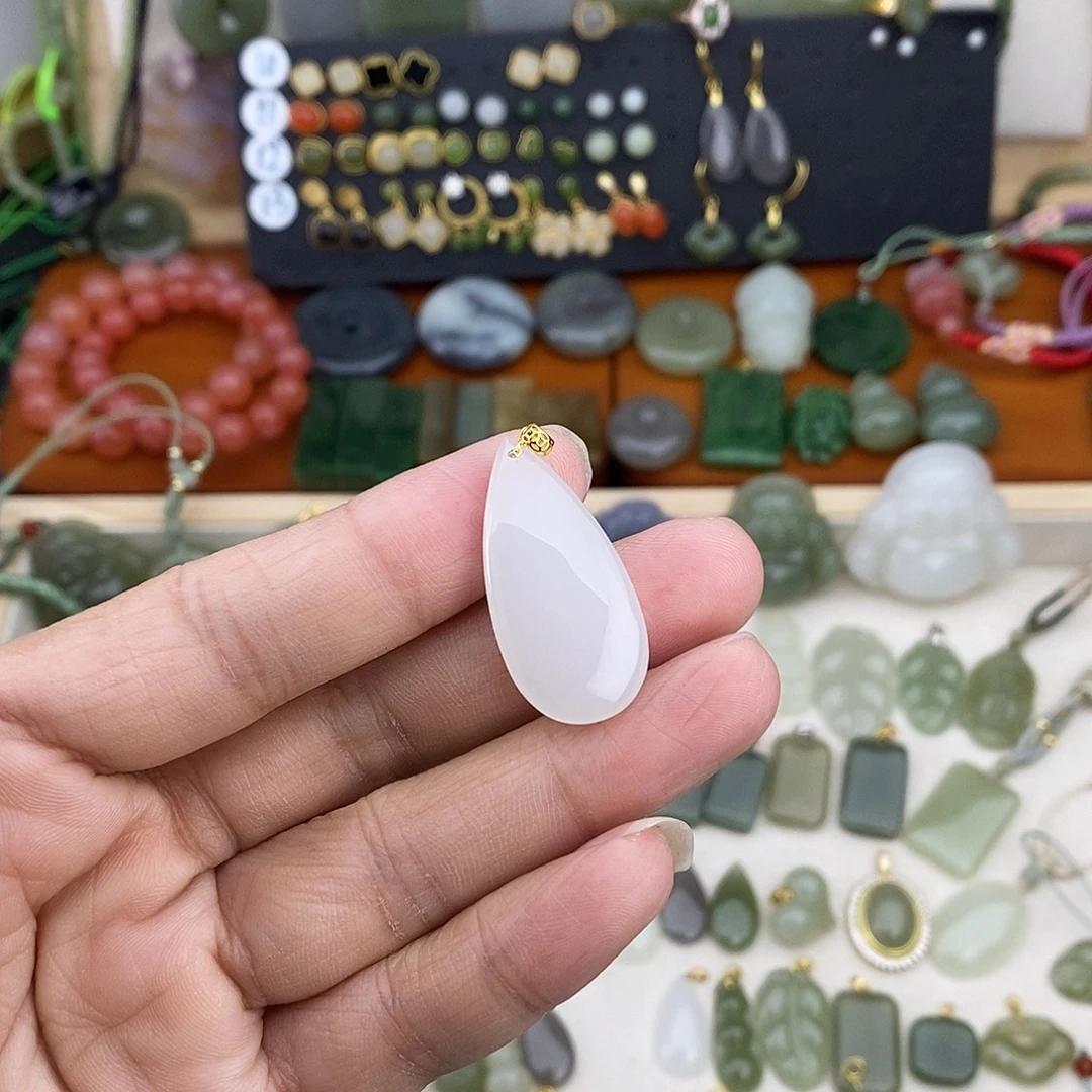 和田玉18K金镶嵌吊坠(不含链)