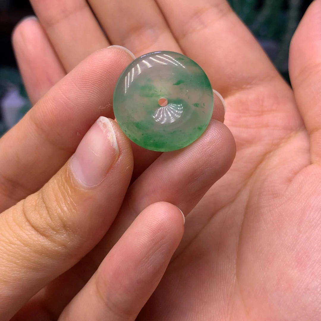 石英质玉（非洲翠）未镶嵌颈饰