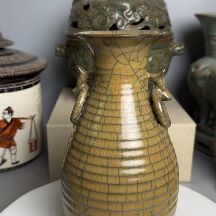 瓷片哥窑瓶子一件