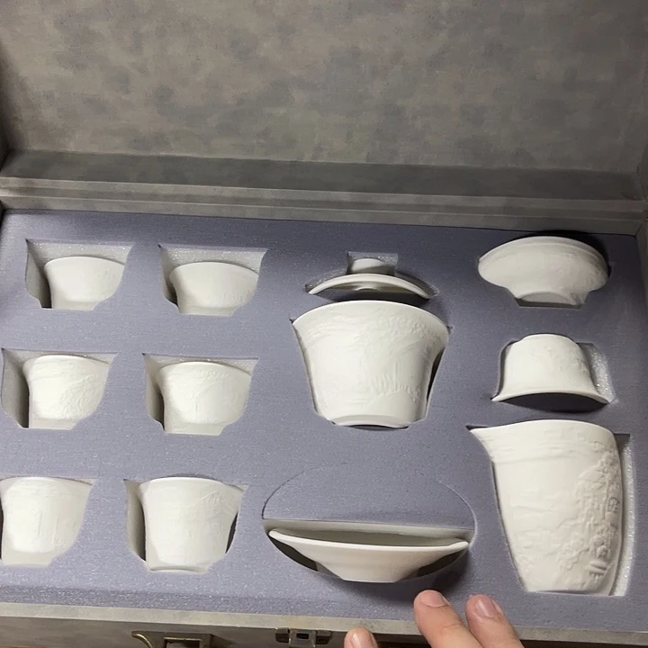 孤品茶具套装等。