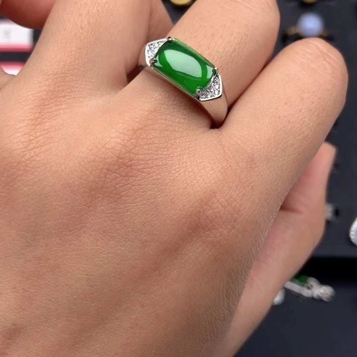 翡翠未镶嵌戒指戒指