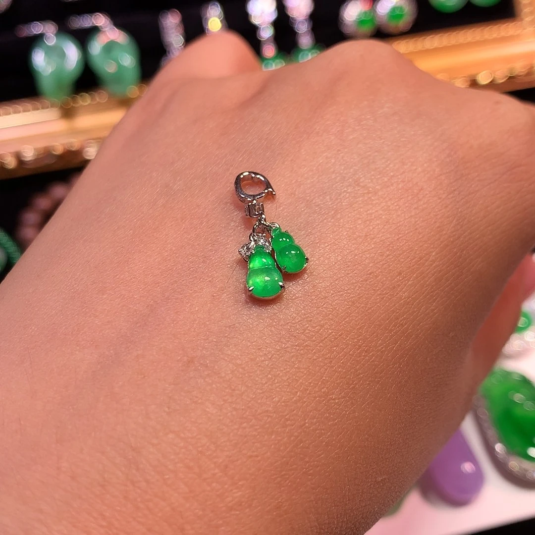 翡翠18K金镶嵌颈饰缅甸翡翠提溜18k镶嵌