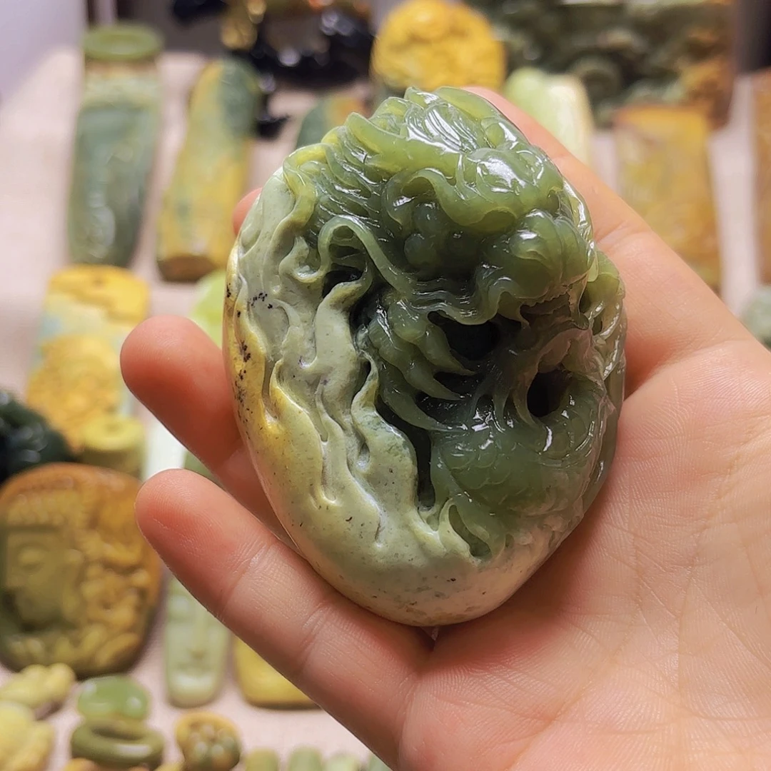 清***月岫岩河磨玉（透闪石质玉）未镶嵌颈饰