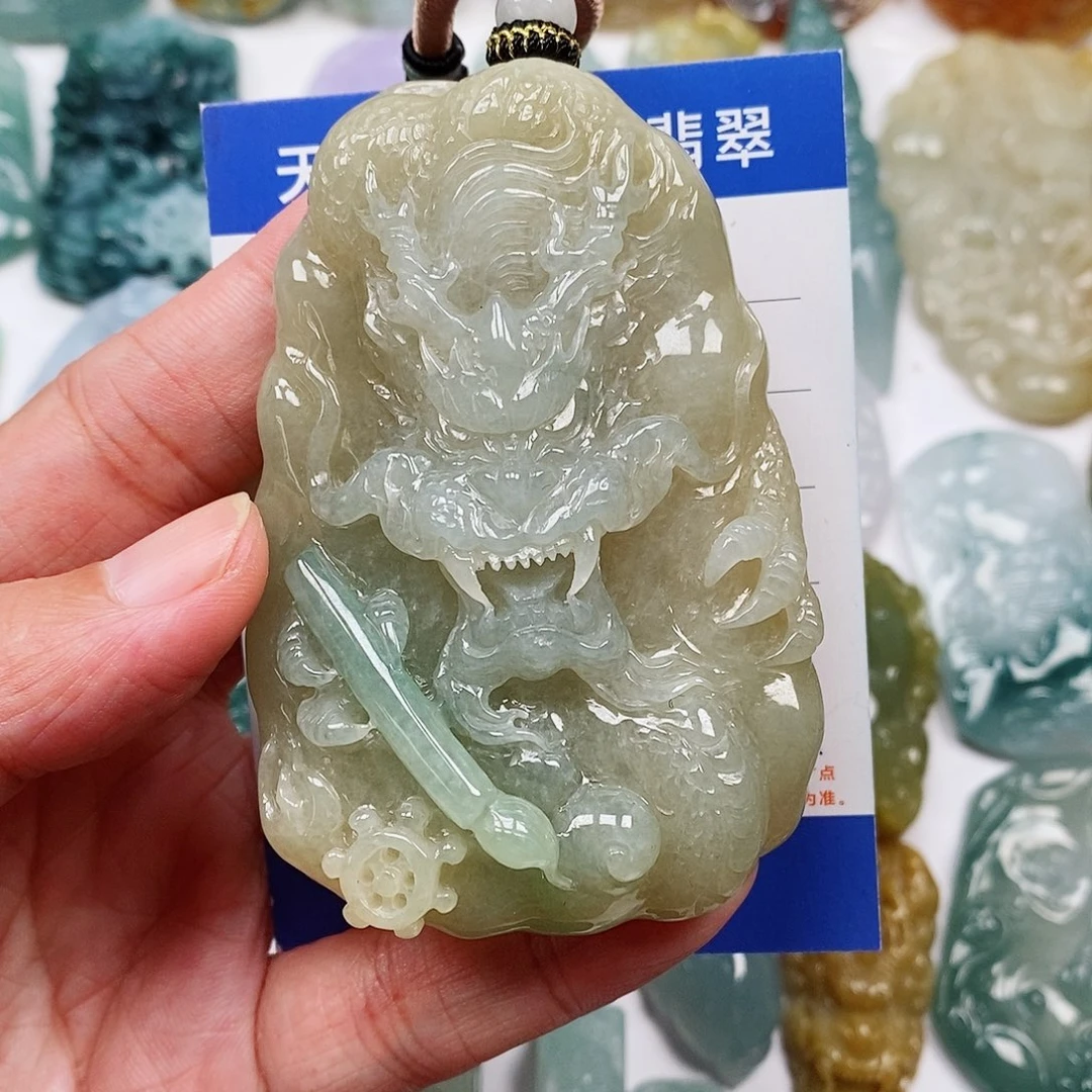 翡翠未镶嵌颈饰龙牌