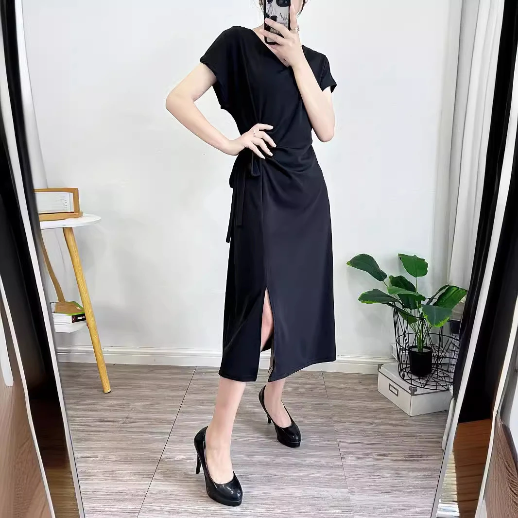 法式不规则V领连衣裙女夏修身中长裙2025新款系带开叉气质小黑裙