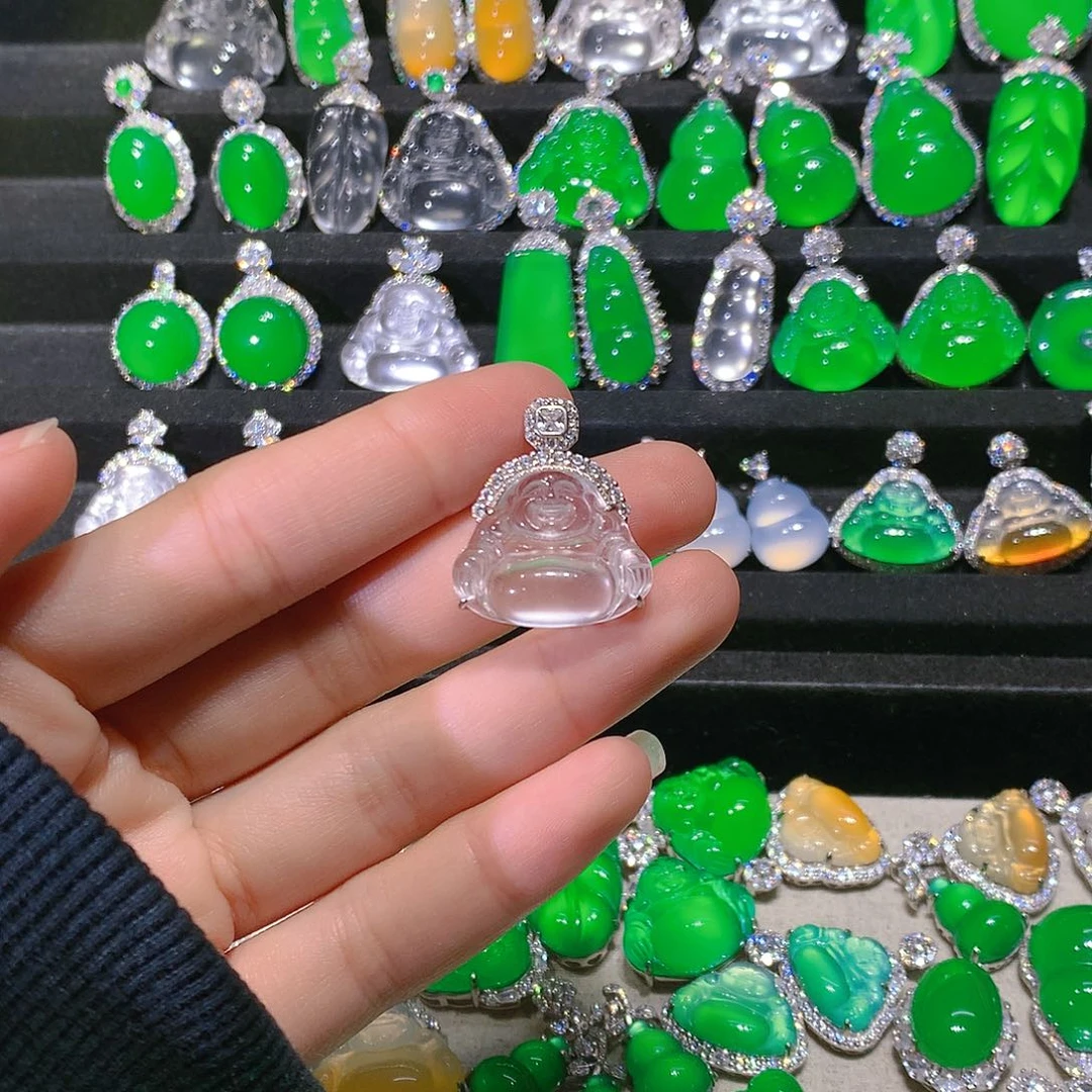 吉***上石英岩玉银S925镶嵌颈饰