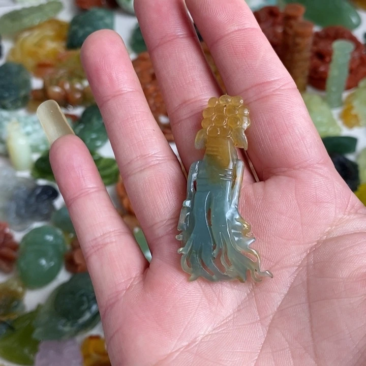 蛇纹石玉颈饰未镶嵌我****玩