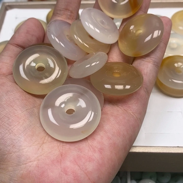 玛瑙/玉髓未镶嵌颈饰4个扣子
