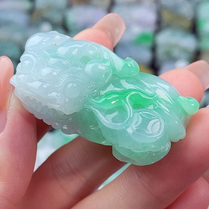 颈饰未镶嵌翡翠天然