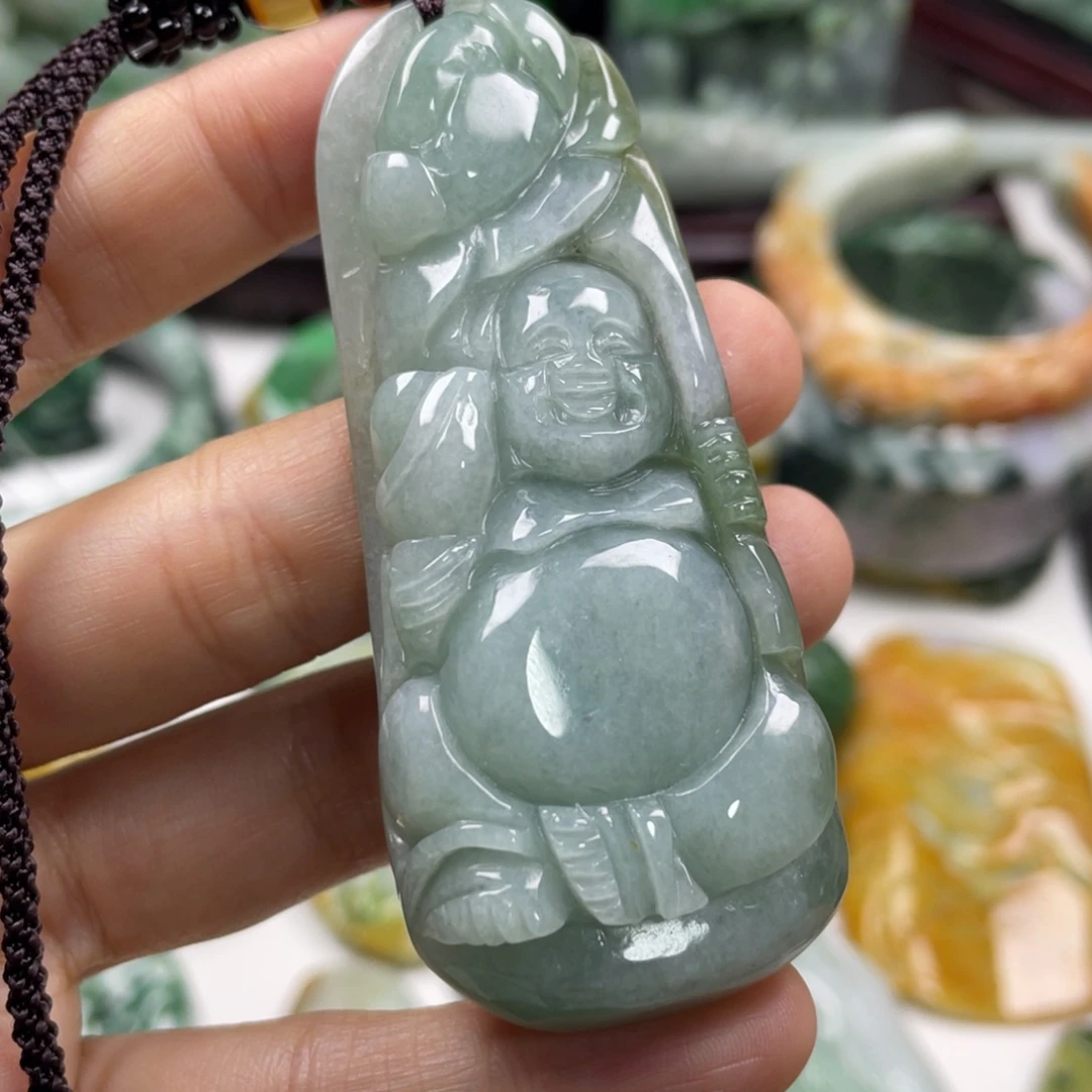 翡翠未镶嵌颈饰牌子