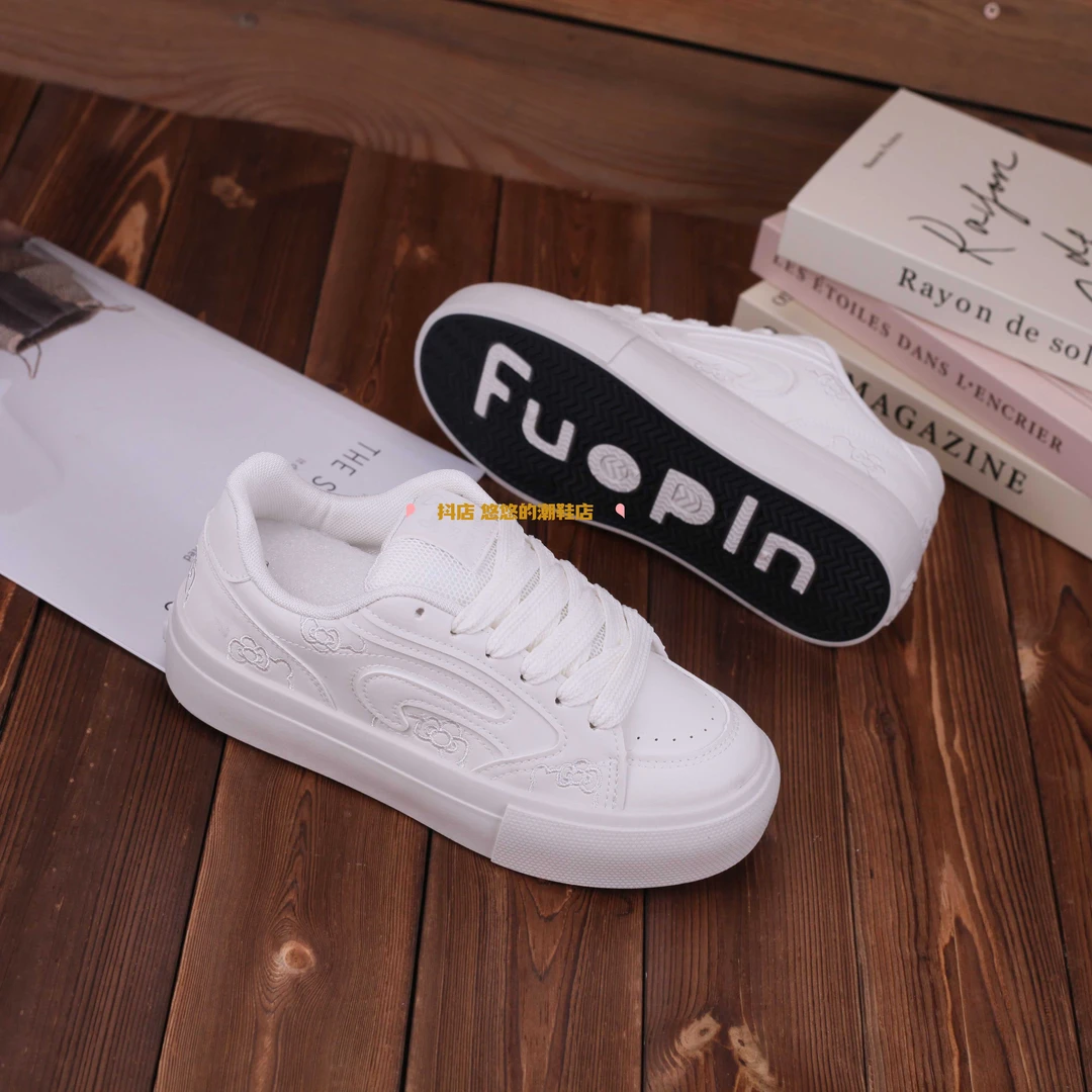 原创奶油小众面包鞋休闲板鞋女鞋ins春秋学生百搭小白鞋2025新款