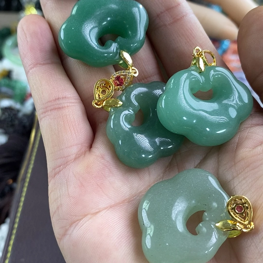 东陵石未镶嵌颈饰如意拍一发一