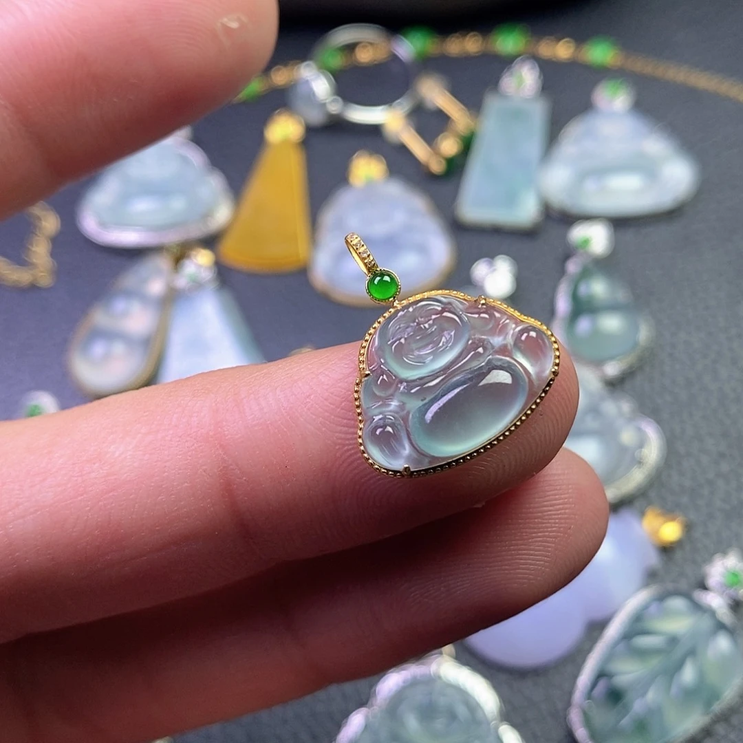 颈饰18K金镶嵌翡翠