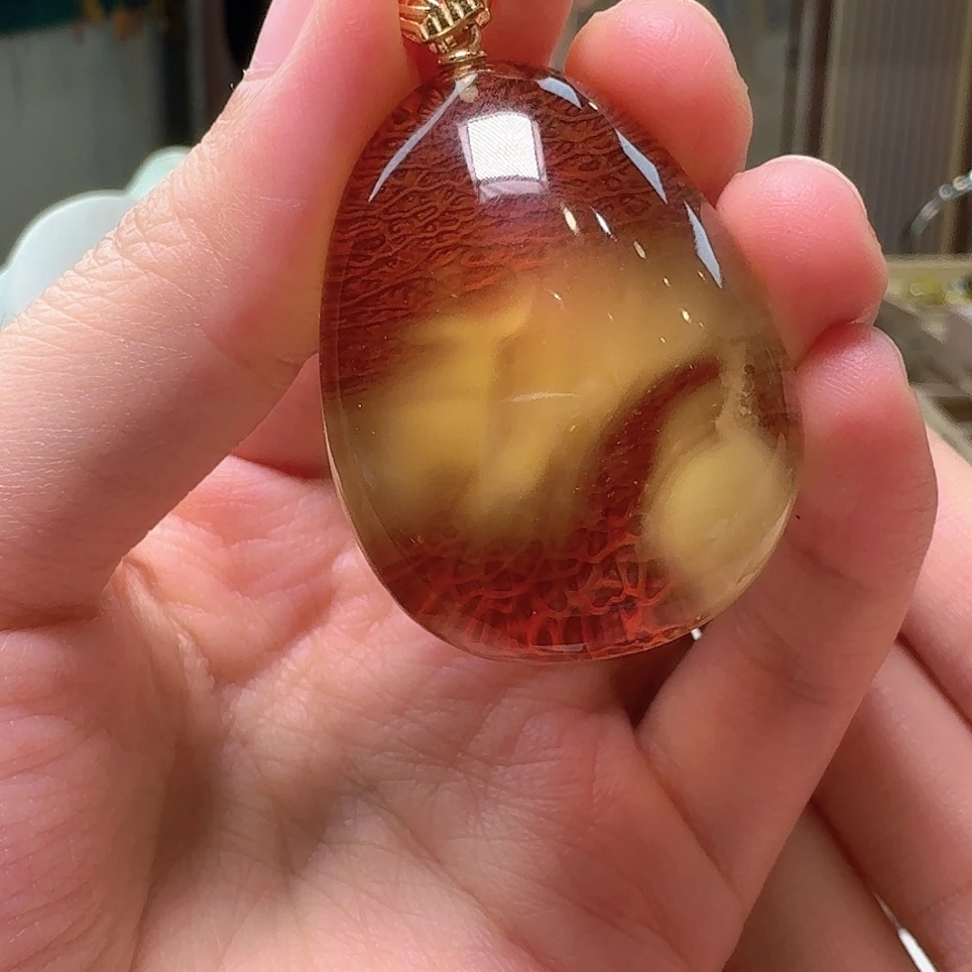 琥珀未镶嵌颈饰吊坠