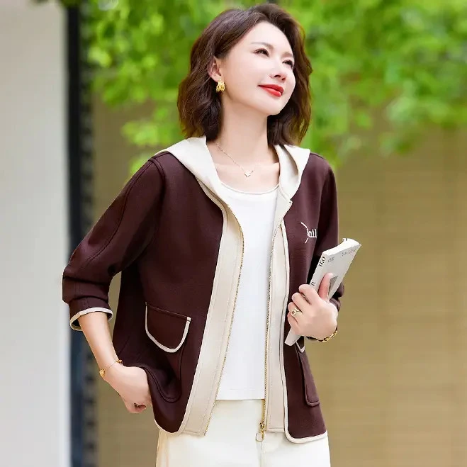 2025时尚妈妈春秋装宽松连帽外套休闲减龄上衣洋气卫衣中老年女装
