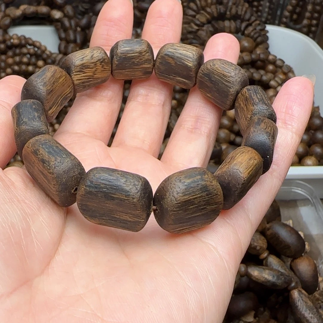 沉香手串单圈树心油老料16克+海南莺歌绿奇楠