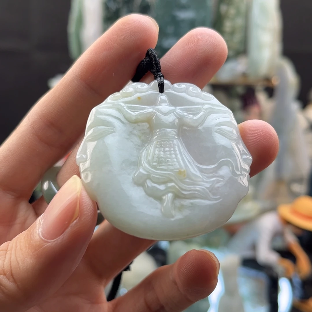 翡翠未镶嵌颈饰一生所爱