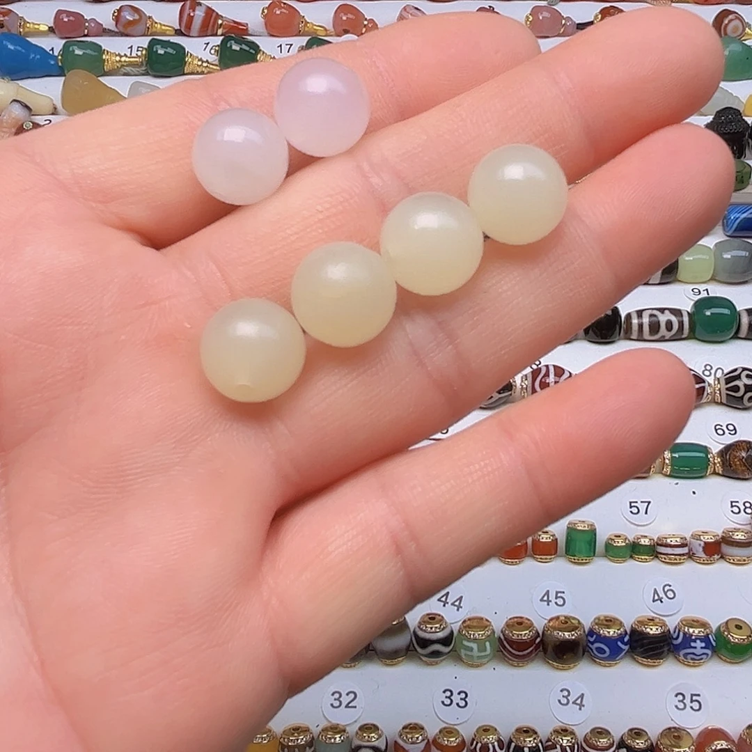 陈***王玛瑙/玉髓未镶嵌颈饰