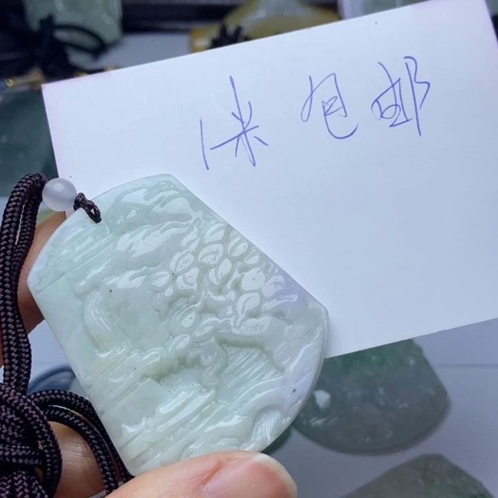 翡翠颈饰未镶嵌n****r翡翠