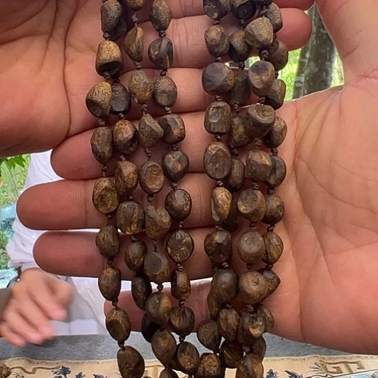 沉香手串白棋包头沉水0.7–多样性发货1条