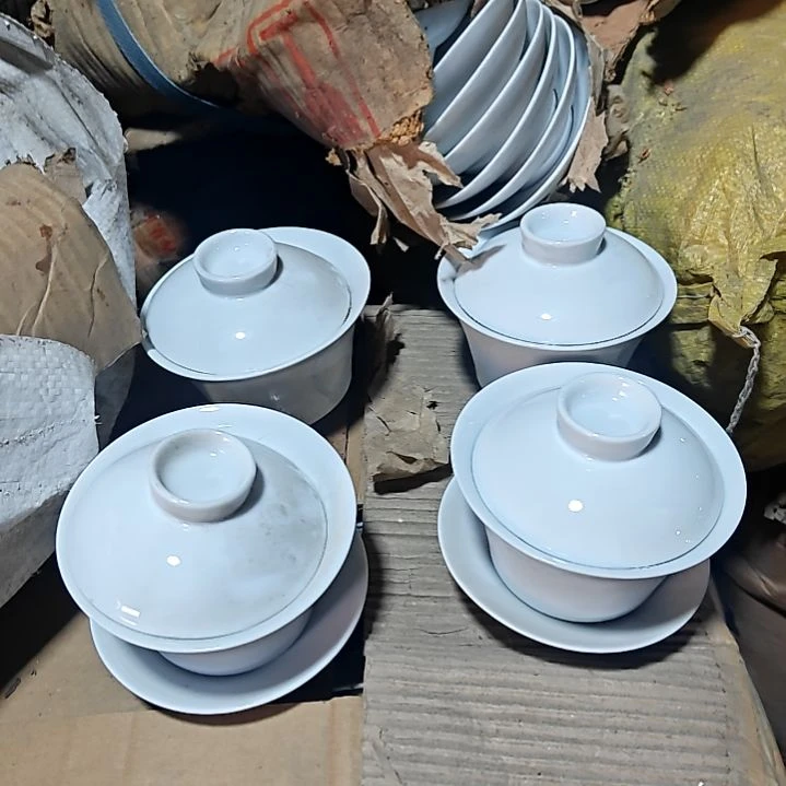 摆件陶瓷盘子碗啥都有