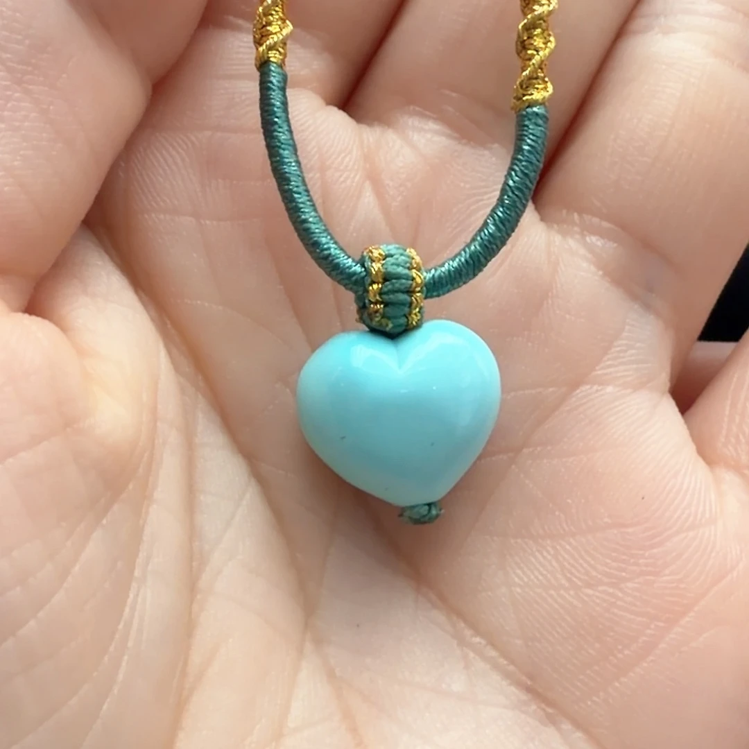 绿松石未镶嵌颈饰