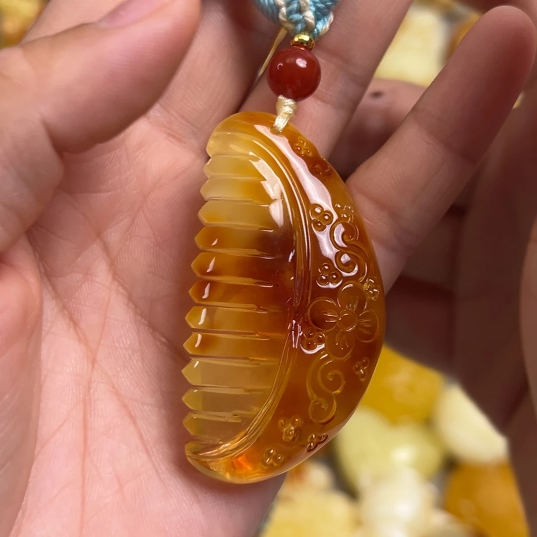琥珀未镶嵌裸石琥珀
