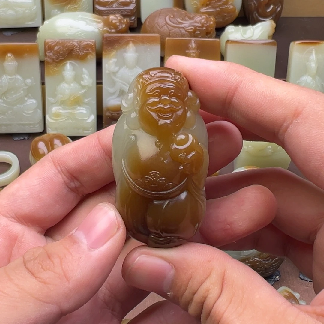 安***)和田玉（糖玉）未镶嵌颈饰