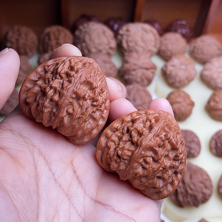 【闪购商品】文玩核桃吊坠38三角白