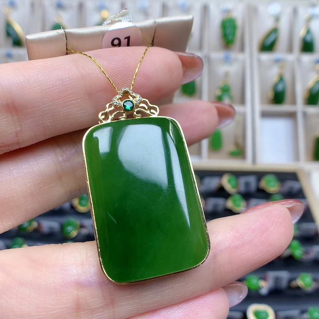 和田玉18K金镶嵌颈饰