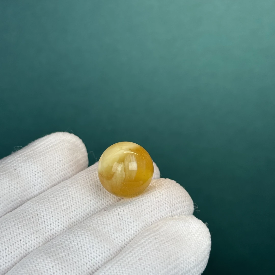 A8137天然原矿蜜蜡 鸡油黄圆珠【微微瑕】16mm支持复检假一罚十