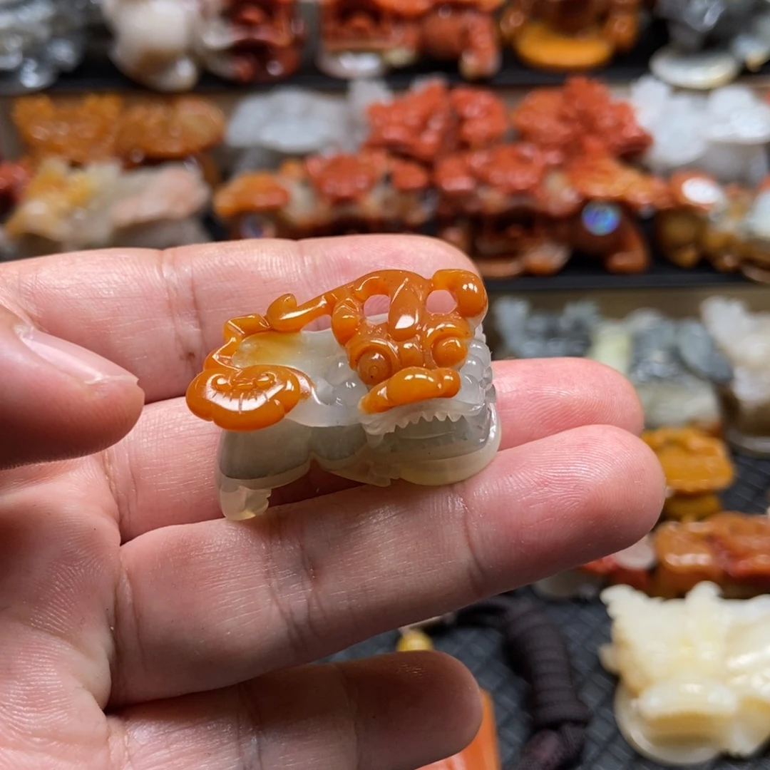 石英质玉（黄龙玉）挂件未镶嵌凡**个