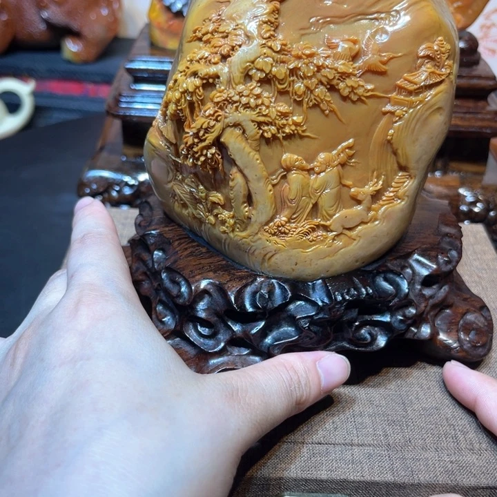 寿山石雕刻的山水