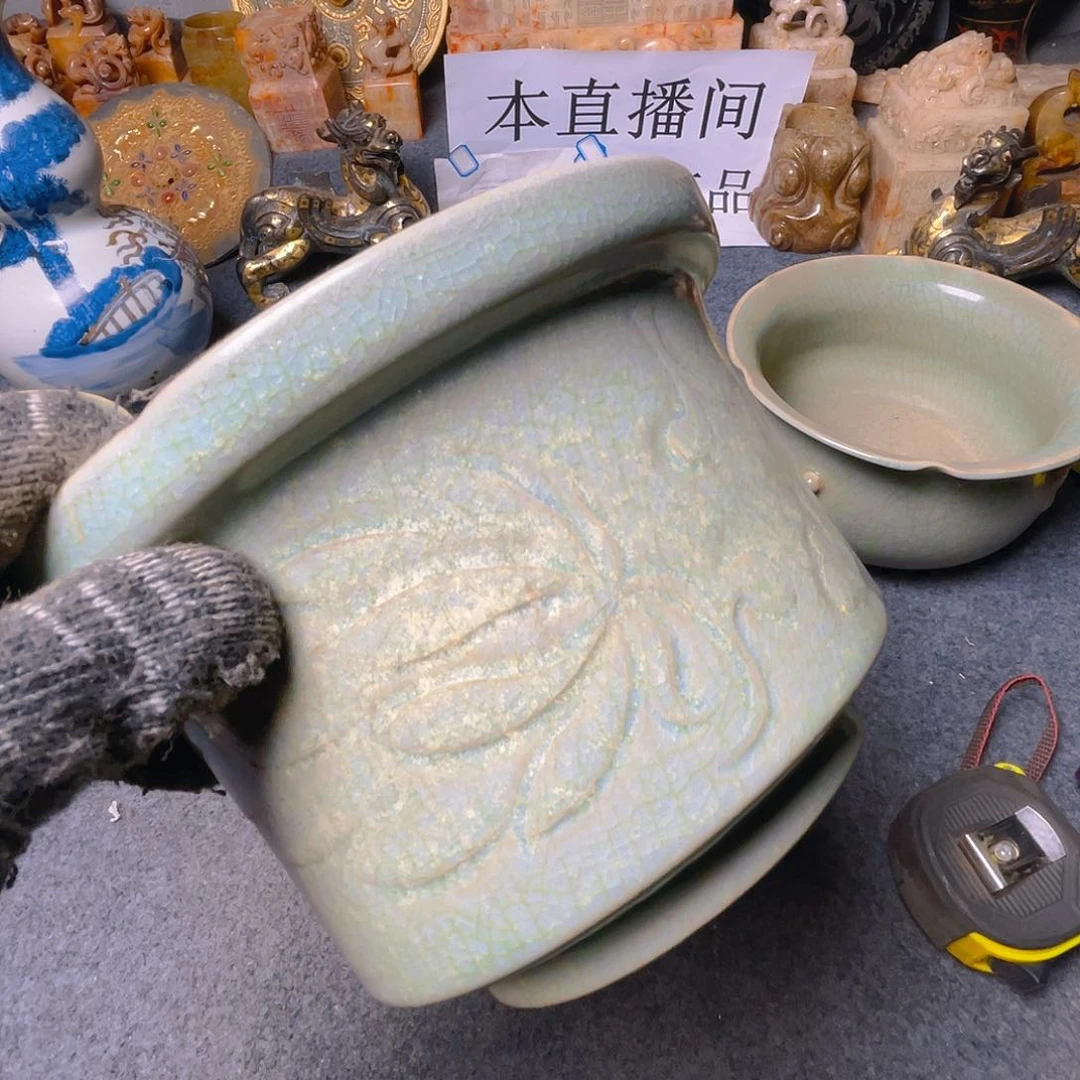 碟鑫***技坎坎坷坷地走过每座