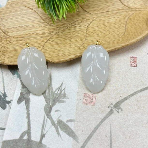 BY132和田玉白玉叶子18k金吊坠19*34*5mm+多样性发其一