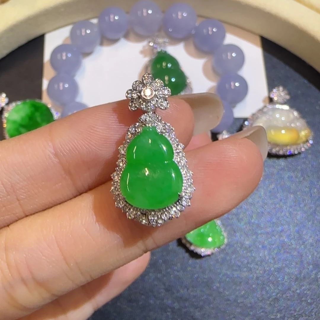 翡翠18K金镶嵌颈饰精品