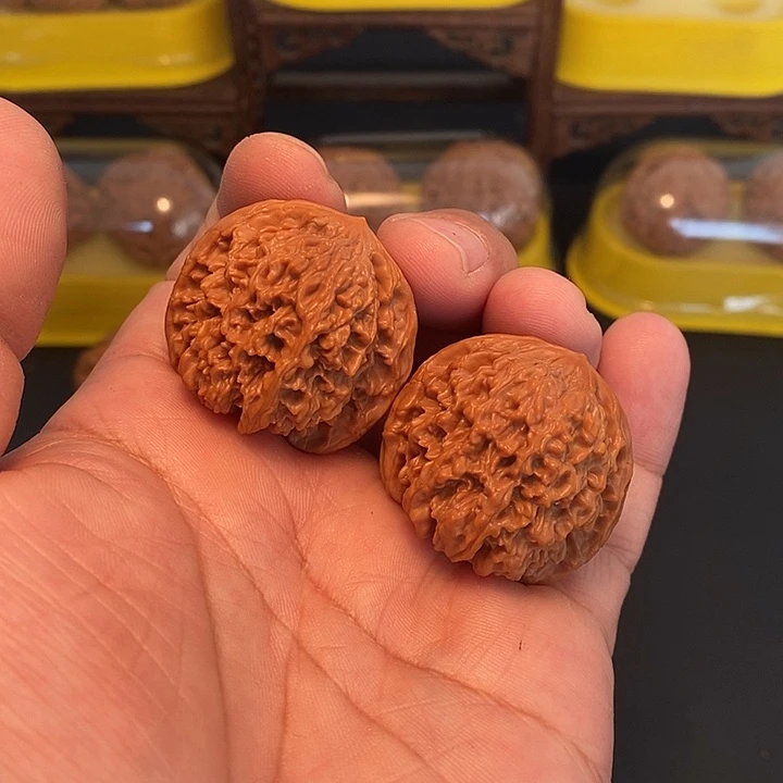 文玩核桃吊坠36尺，满天星