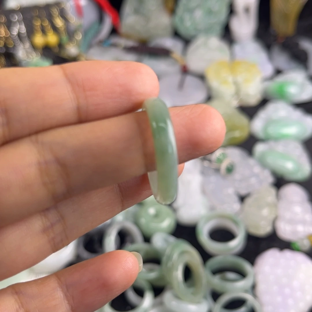 小***️翡翠未镶嵌吊坠(不含链)