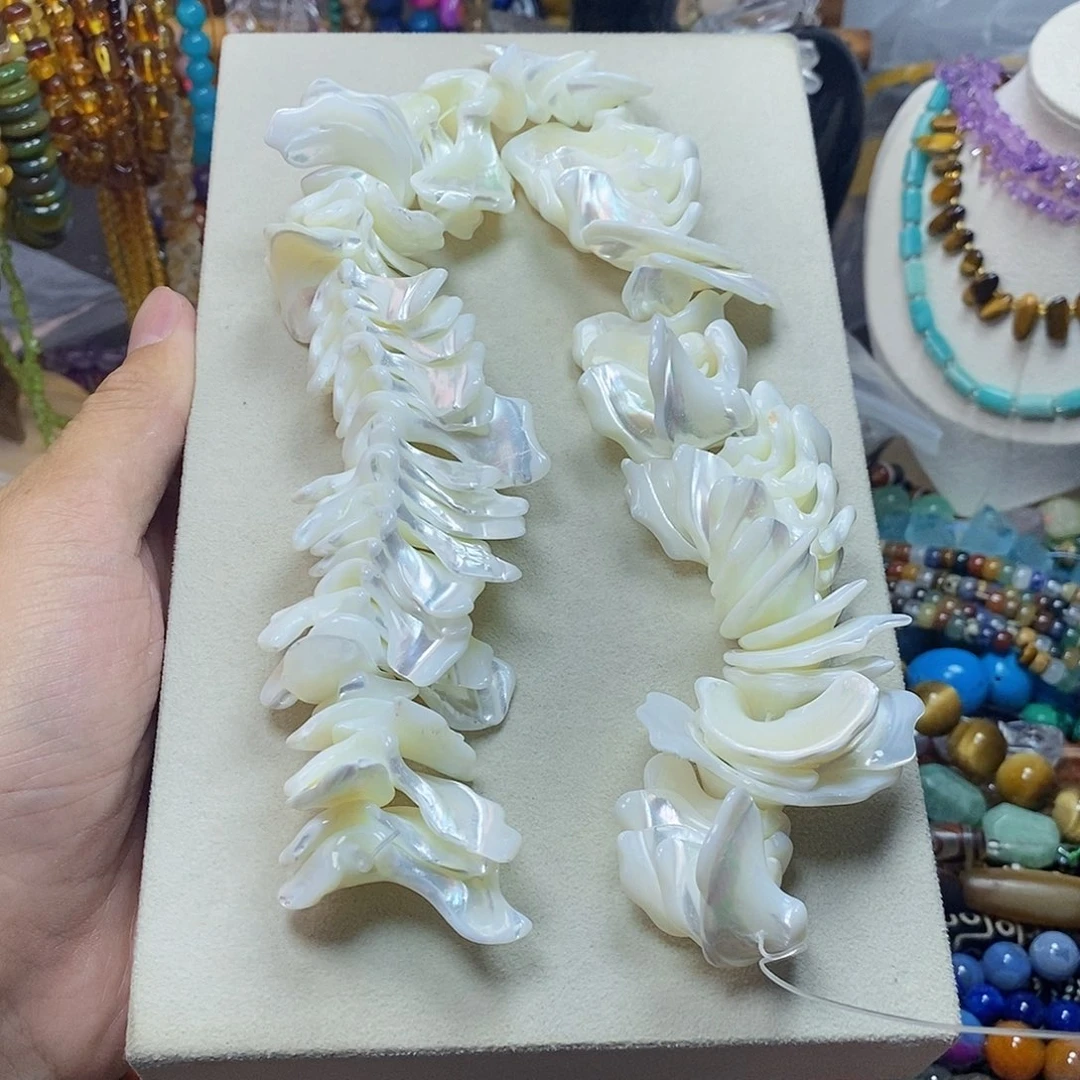 石英质玉未镶嵌，大号鱼骨花瓣，