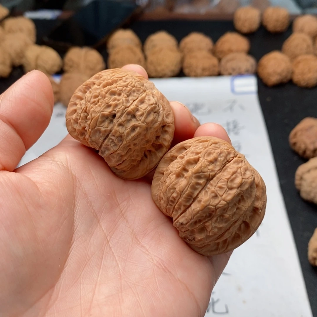 文玩核桃吊坠保****馗633。40血有雹子眼