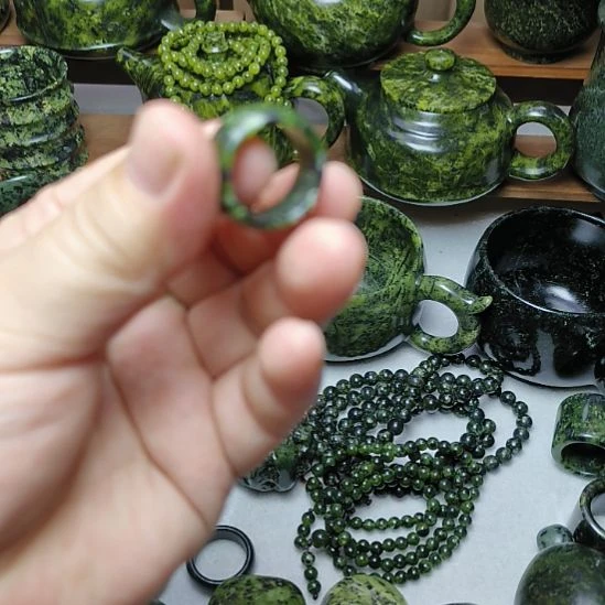 真***处未镶嵌蛇纹石玉戒圈